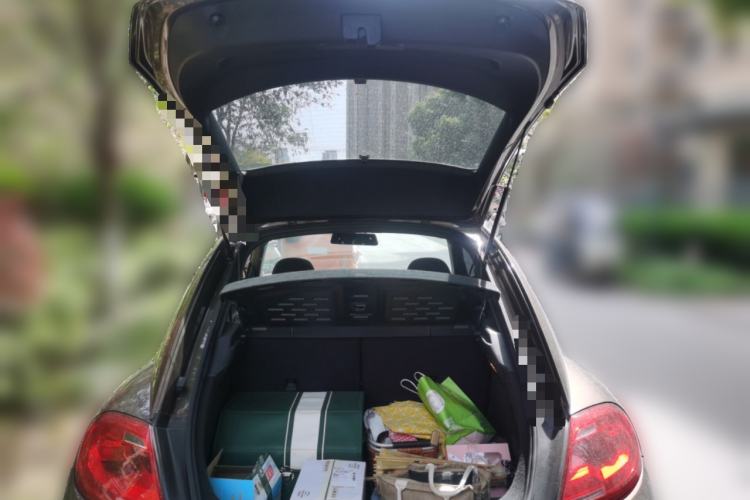 Used Volkswagen Beetle 2015 180TSI model
