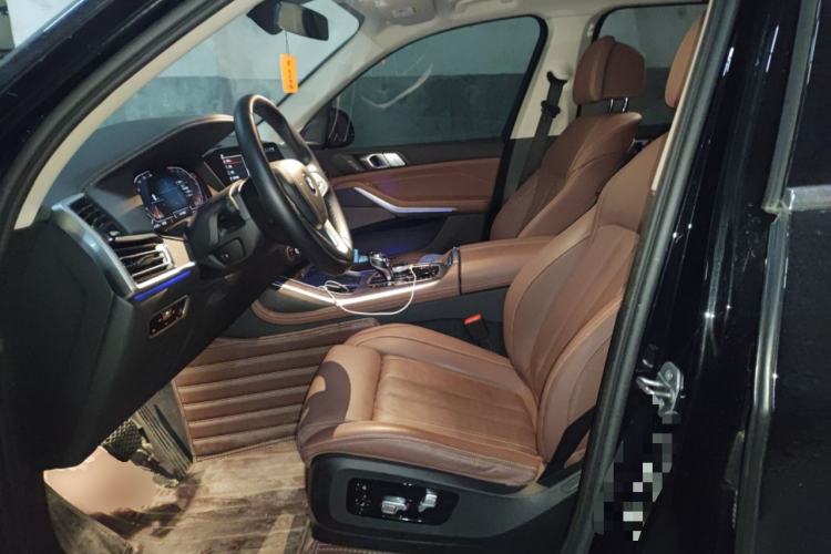 Used BMW X7 2022 xDrive40i Luxury Package with Leading Features