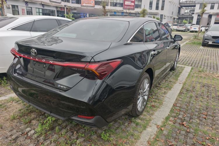 Used Toyota Avalon 2024 Dual-Motor 2.0L Luxury Edition

