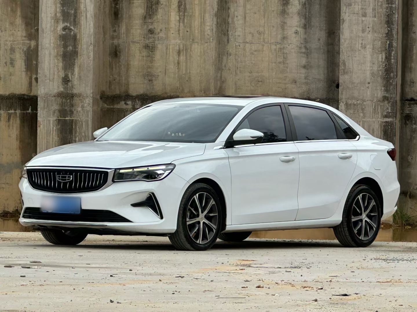 Geely Auto Emgrand 2022 4th Generation 1.5L CVT Luxury Model - Premium — снимка 3