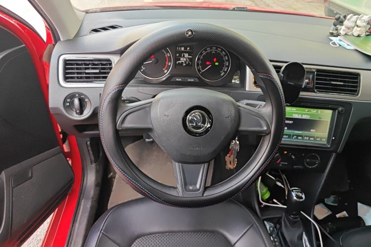 Used Skoda Rapid Spaceback 2016 1.6L Automatic Chuanxing Edition Steering Wheel