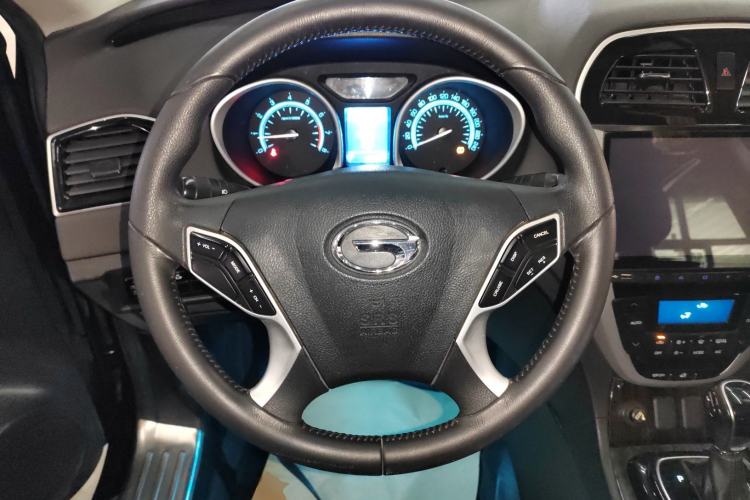 Used GAC Trumpchi GS5 Super 2015 1.8T Automatic Two-Wheel Drive Luxury Edition Steering Wheel