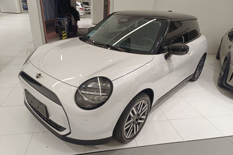 Used MINI Electric MINI COOPER 2025 456km COOPER E Classic Style