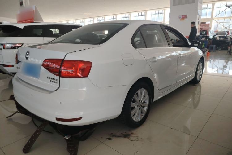 Used Volkswagen Sagitar 2015 230TSI Automatic Comfort Version
