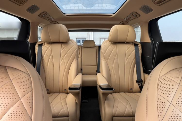 Used Denza D9 2025 EV Intelligent Driving Edition 600 Four-Wheel Drive Flagship Model