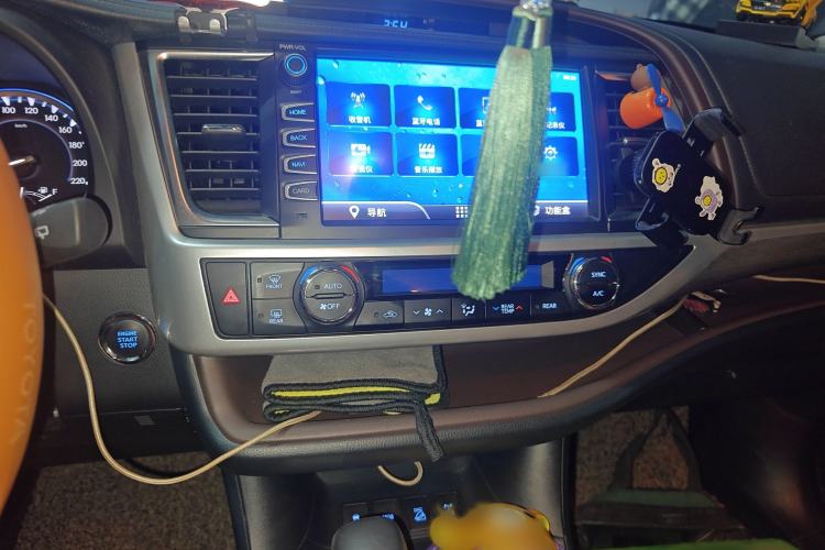 Used Toyota Highlander 2018 2.0T Four-Wheel Drive Knight Edition 7 Seats China VI Standard Audio And AC Panel