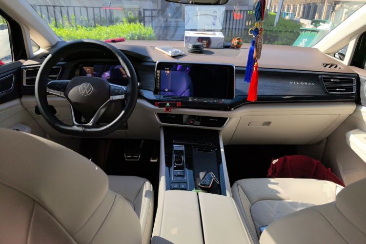 Used Volkswagen Viloran 2023 380TSI Prestige Edition Center Console