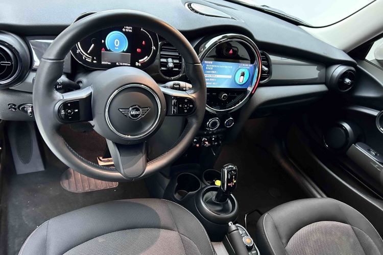 Used MINI 2023 1.5T ONE Interior 1