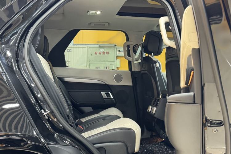 Used Land Rover Discovery 2021 360 PS R-Dynamic SE
