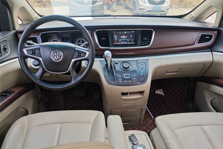 Used Buick GL8 2018 28T Luxury Model China VI Standard Center Console