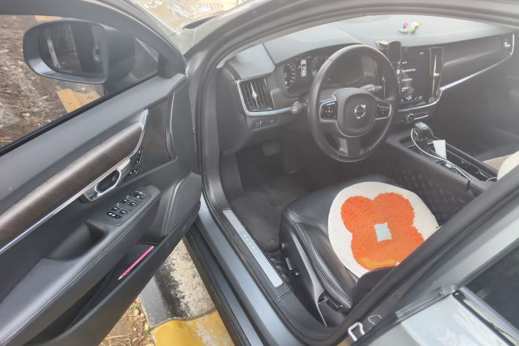 Used Volvo V90 2020 Facelifted Cross Country T5 AWD Zhiyuan Edition
