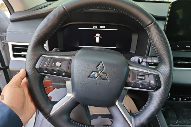 Used Mitsubishi Outlander 2023 1.5T CVT Two-Wheel Drive Luxury Edition 5 Seats