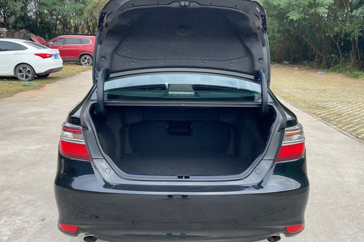 Used Toyota Camry 2016 2.5G 10th Anniversary Deluxe Navigation Edition Trunk