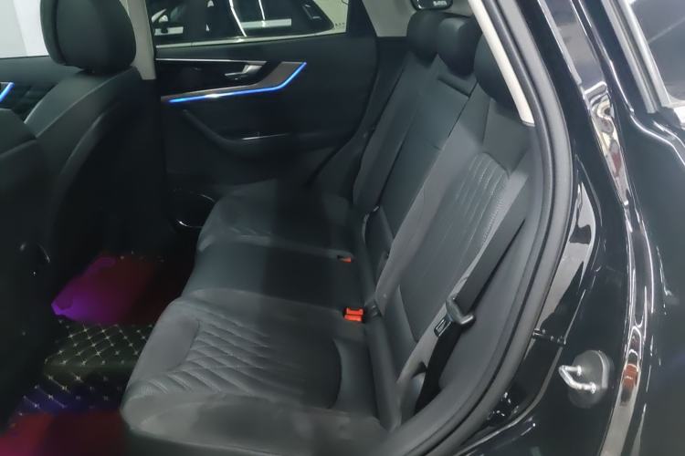Used Hongqi HS5 2022 Facelifted Version 2.0T Smart Connect Flagship All-Wheel-Drive Edition
