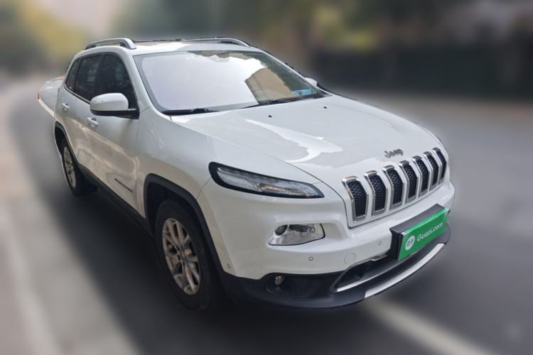 Used Jeep Cherokee 2016 2.4L Professional Smart Version
