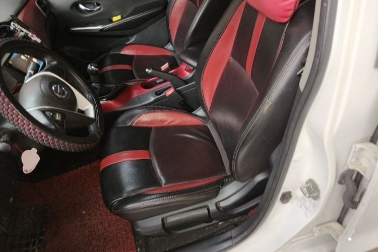 Used Nissan Lannia 2016 1.6L Manual Cool Edition
