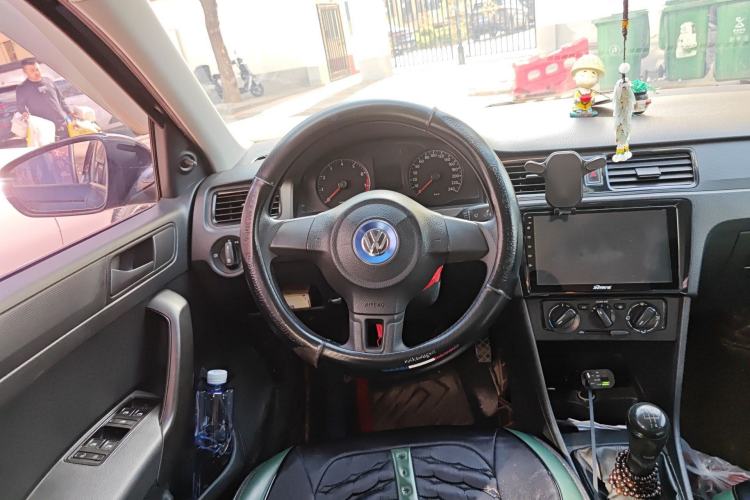 Used Volkswagen Santana 2015 1.6L Manual Fashion Edition