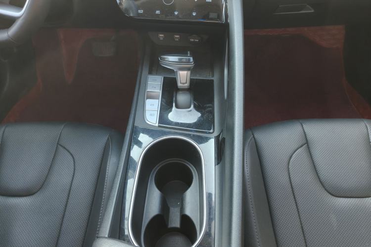 Used Hyundai Elantra 2022 1.5L CVT LUX Prestige Edition Gear Lever