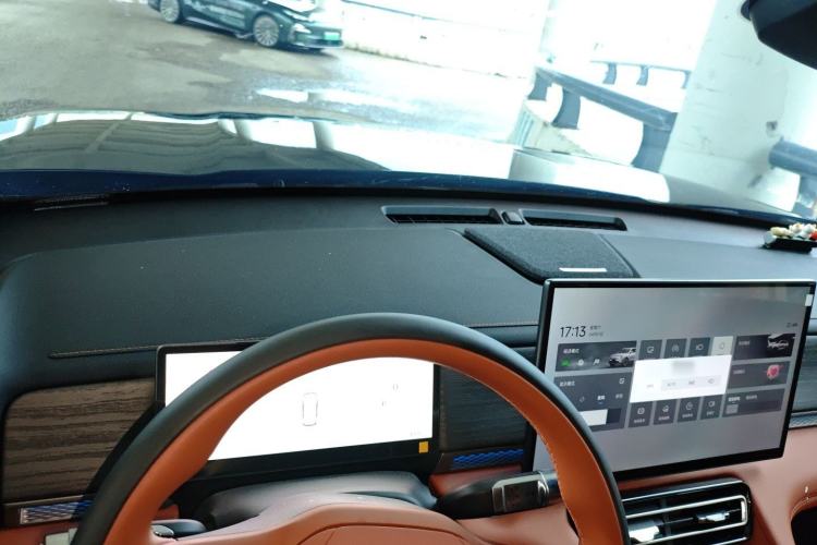 Used JETOUR Shanhai L7 Plus 2025 Model 121km Luxury 5-seater Center Console