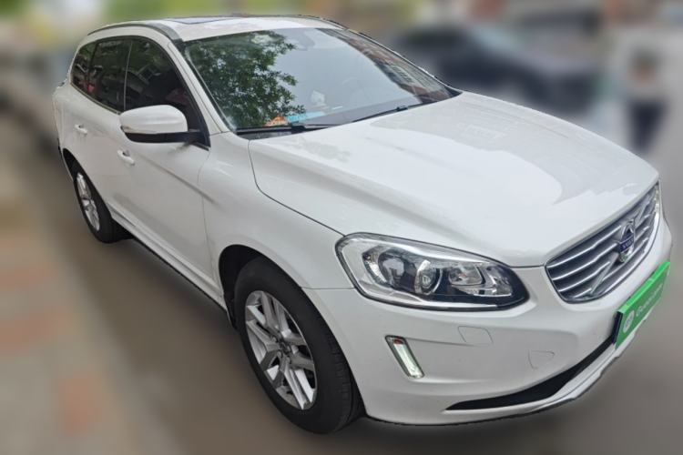 Used Volvo XC60 2017 T5 Smart Upgrade Edition Front Right 45 Deg