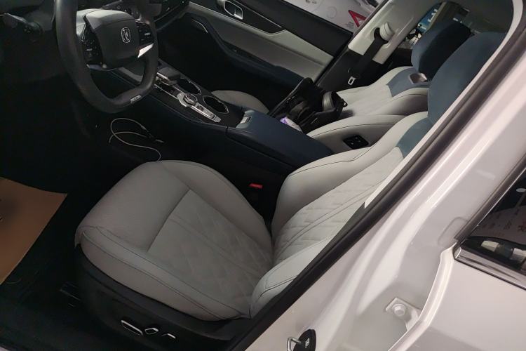 Used CHANGAN UNI-K iDD 2022 Blue Whale iDD 130km 1.5T Prestige Model
