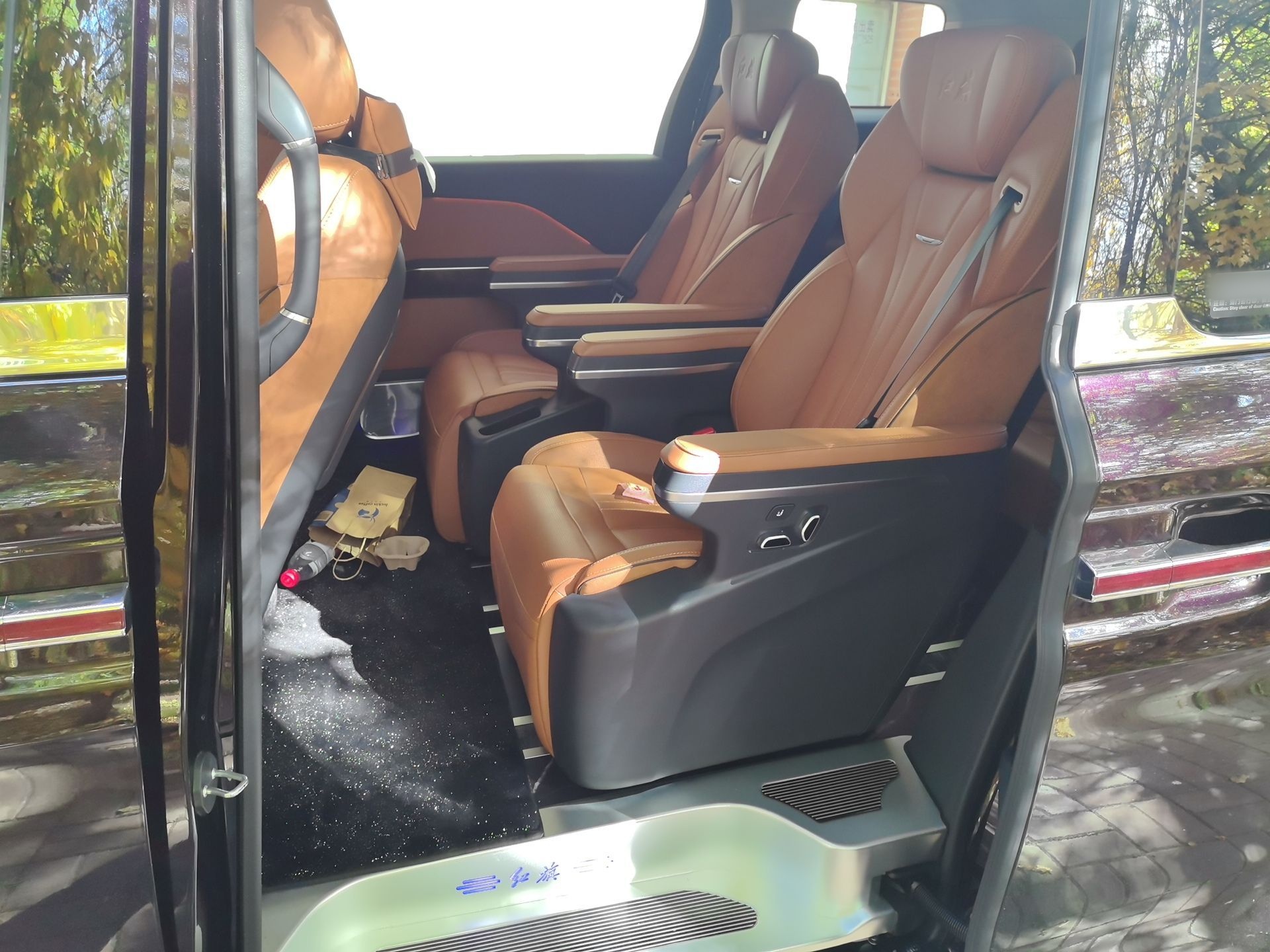 Hongqi HQ9 2023 2.0T Smart Connect Flagship Edition - Chinese Trim Xiang — снимка 17