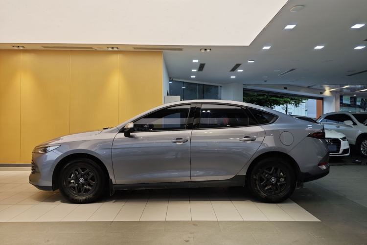 Used BYD Qin PLUS 2025 DM-i Smart Drive 55KM Leading Model
