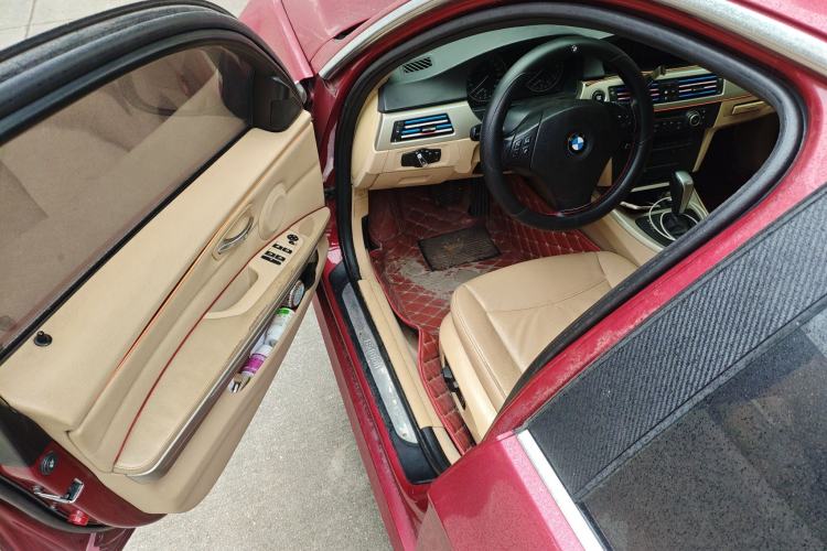 Used BMW 3 Series 2010 320i Luxury Model