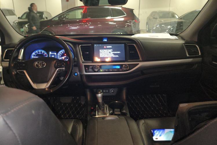 Used Toyota Highlander 2018 2.0T Four-Wheel Drive Luxury Edition 7 Seats China V Emission Standard