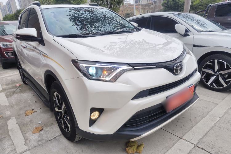 Used Toyota RAV4 2019 2.0L CVT Two-Wheel Drive Pioneer Edition China V Standard
