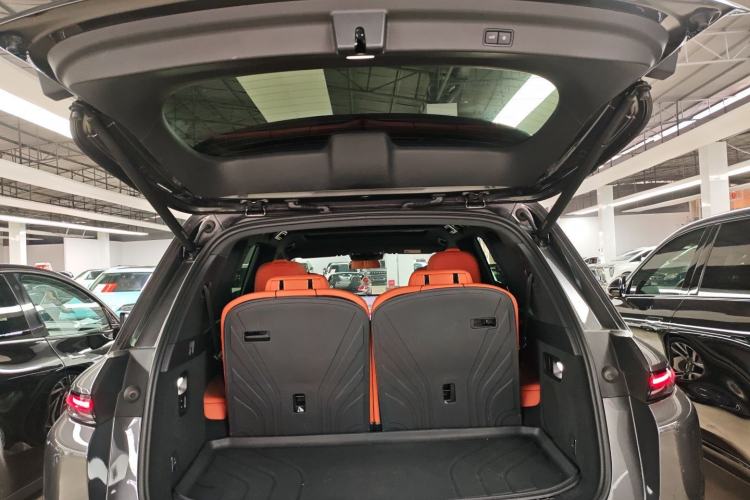 Used Li Auto L8 2023 Air model
