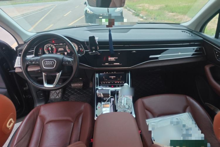 Used Audi Q7 2021 55 TFSI quattro S line Sport model
