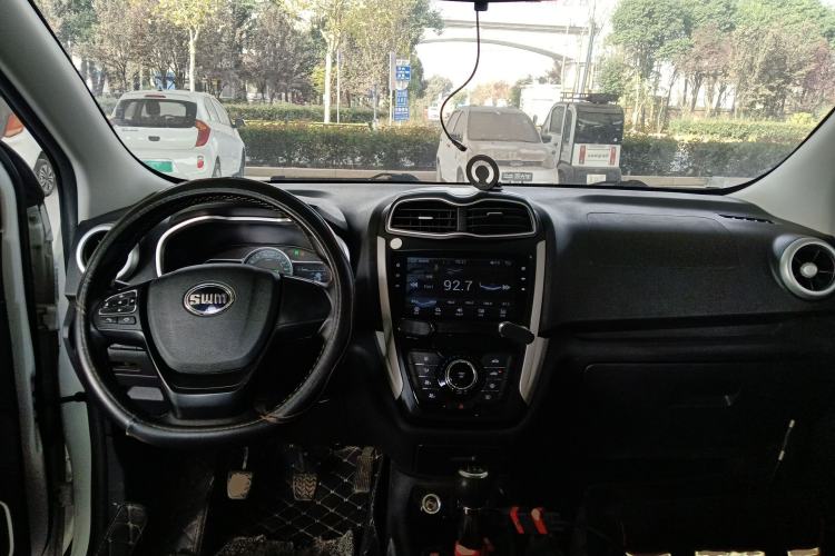 Used SWM X3 2022 1.5L Manual Comfort Edition
