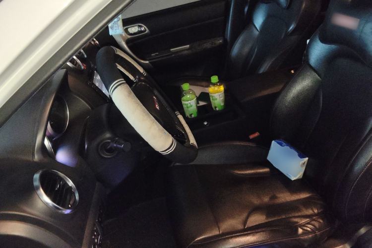 Used Haval H6 2013 Upgraded Model 2.4L Automatic Two-Wheel Drive Elite Version Left Front Seat