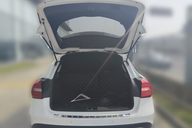Used Mercedes-Benz GLA 2015 GLA 200 Fashion Model Trunk