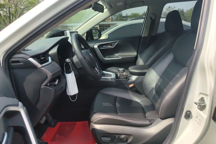 Used Toyota RAV4 2020 2.0L CVT Two-Wheel Drive Fashion PLUS Edition Left Front Seat