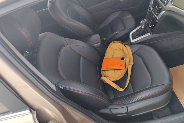 Used Hyundai Elantra (6th Generation / Lingdong) 2016 1.6L Automatic ZhiXuan · Youth Edition Right Front Seat