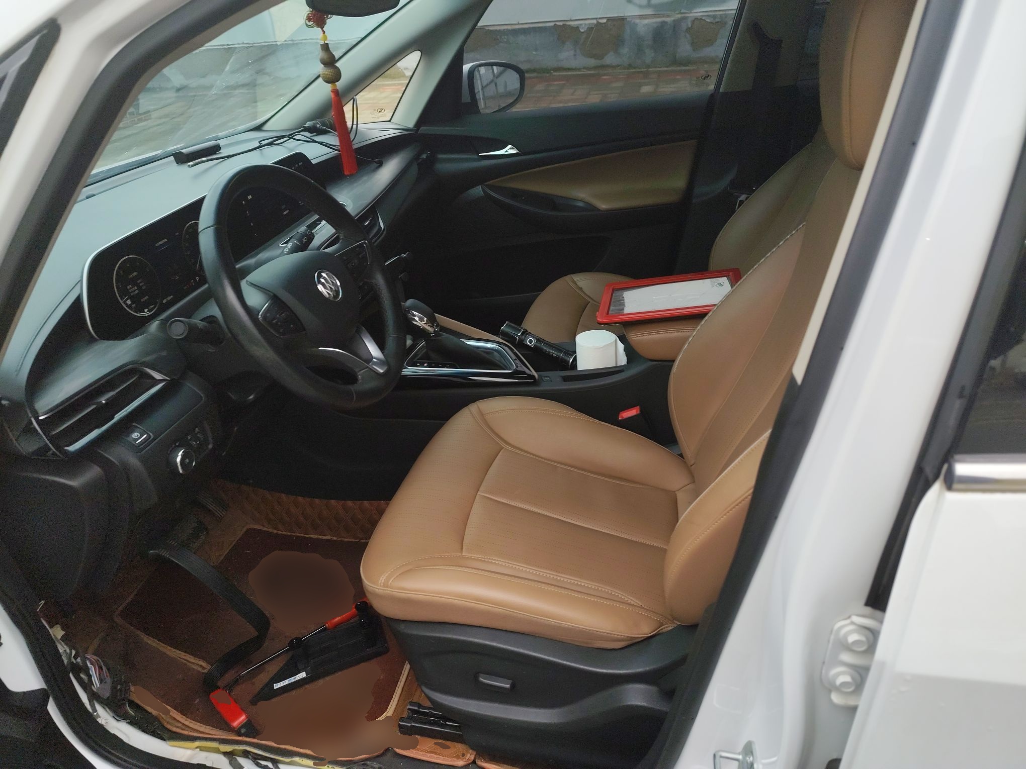 Переднее сиденье в автомобиле