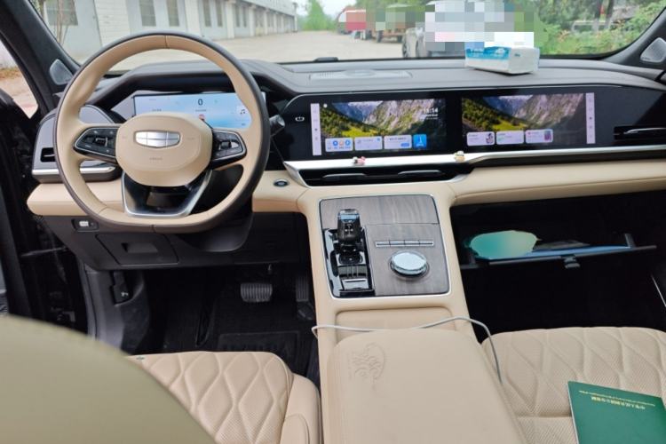 Used Geely Auto Monjaro L 2025 Dongfang Yao 2.0TD Automatic Lanxing Edition Center Console