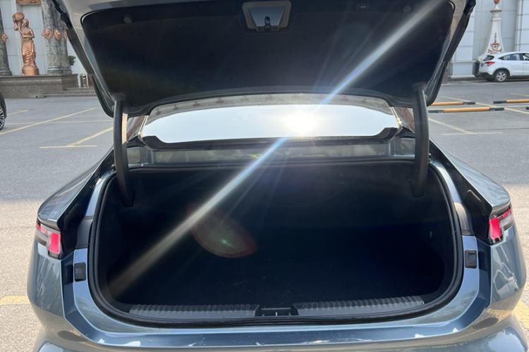 Used Lynk & Co Z10 2025 95 kWh 702 km All-Wheel Drive Intelligent Driving Ultra