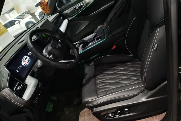 Used GAC Trumpchi GS8 2022 Flagship Series 2.0 TGDI Four-Wheel Drive Luxury Smart Connectivity Version (7 Seats)
