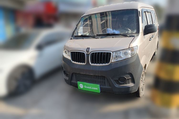 Used Jinbei Hiace X30 2020 1.5L Super-Comfortable Version China VI Standard SWC15M