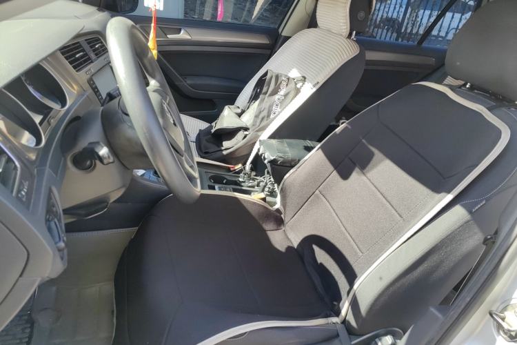 Used Volkswagen Golf 2014 1.6L Manual Fashion Edition