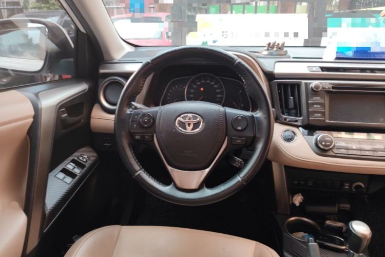 Used Toyota RAV4 2013 2.5L Automatic 4x4 Elite Edition Steering Wheel