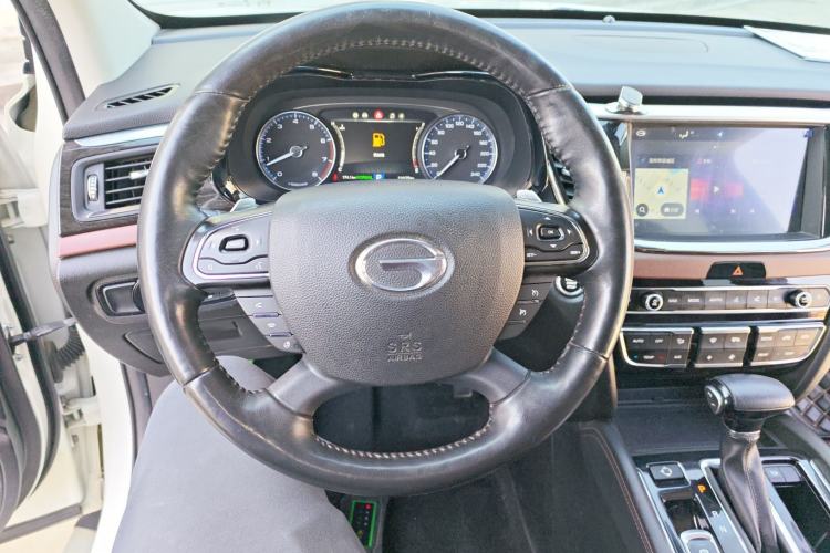 Used GAC Trumpchi GS8 2017 320T Two-Wheel Drive Luxury Smart Connectivity Version (7 Seats)
