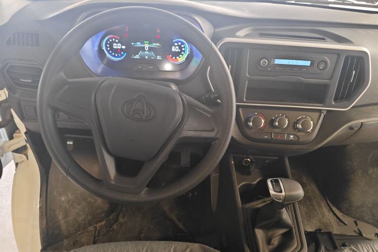 Used Chana Ruixing EM80 2024 Comfort-Style 6-Seater 41.86 kWh