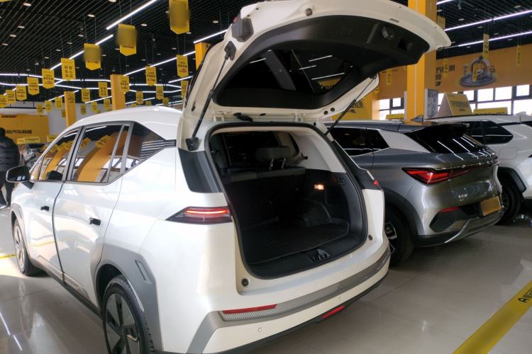 Used AION Y 2024 Younger
