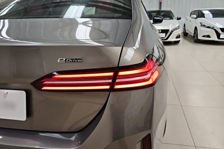 Used BMW i5 2024 eDrive 35L M Sport Package Exterior 3