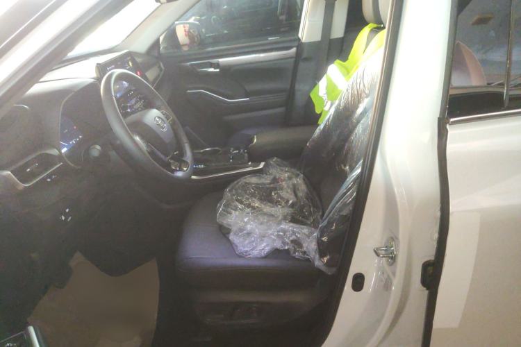 Used Toyota Highlander 2024 2.5L Smart Electric Hybrid Dual-Motor Two-Wheel-Drive Prestige Version 7 Seats