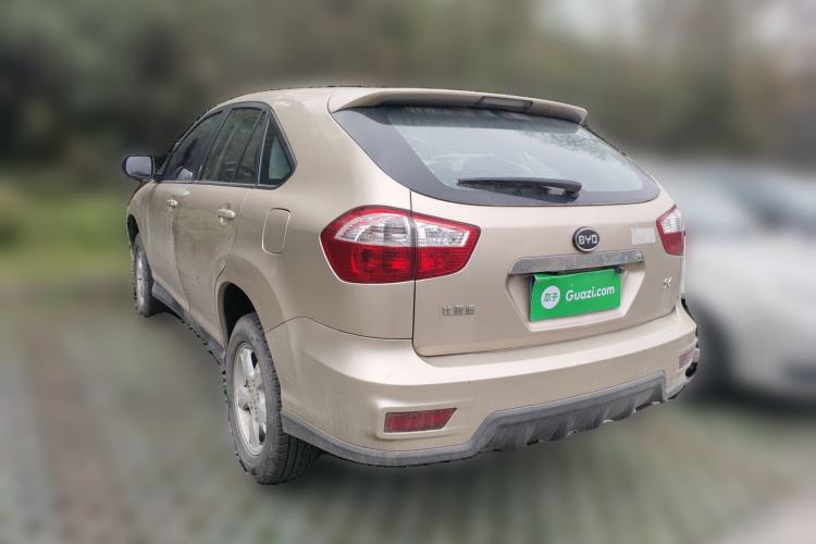 Used BYD S6 2014 2.0L Manual Luxury 5-Seater
